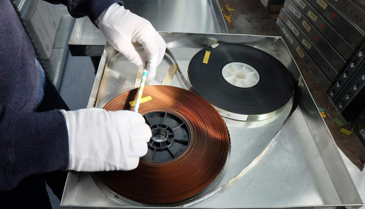 Conservation préventive des supports d’archives audiovisuelles